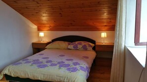 2 chambres, fer et planche à repasser, Wi-Fi gratuit, draps fournis