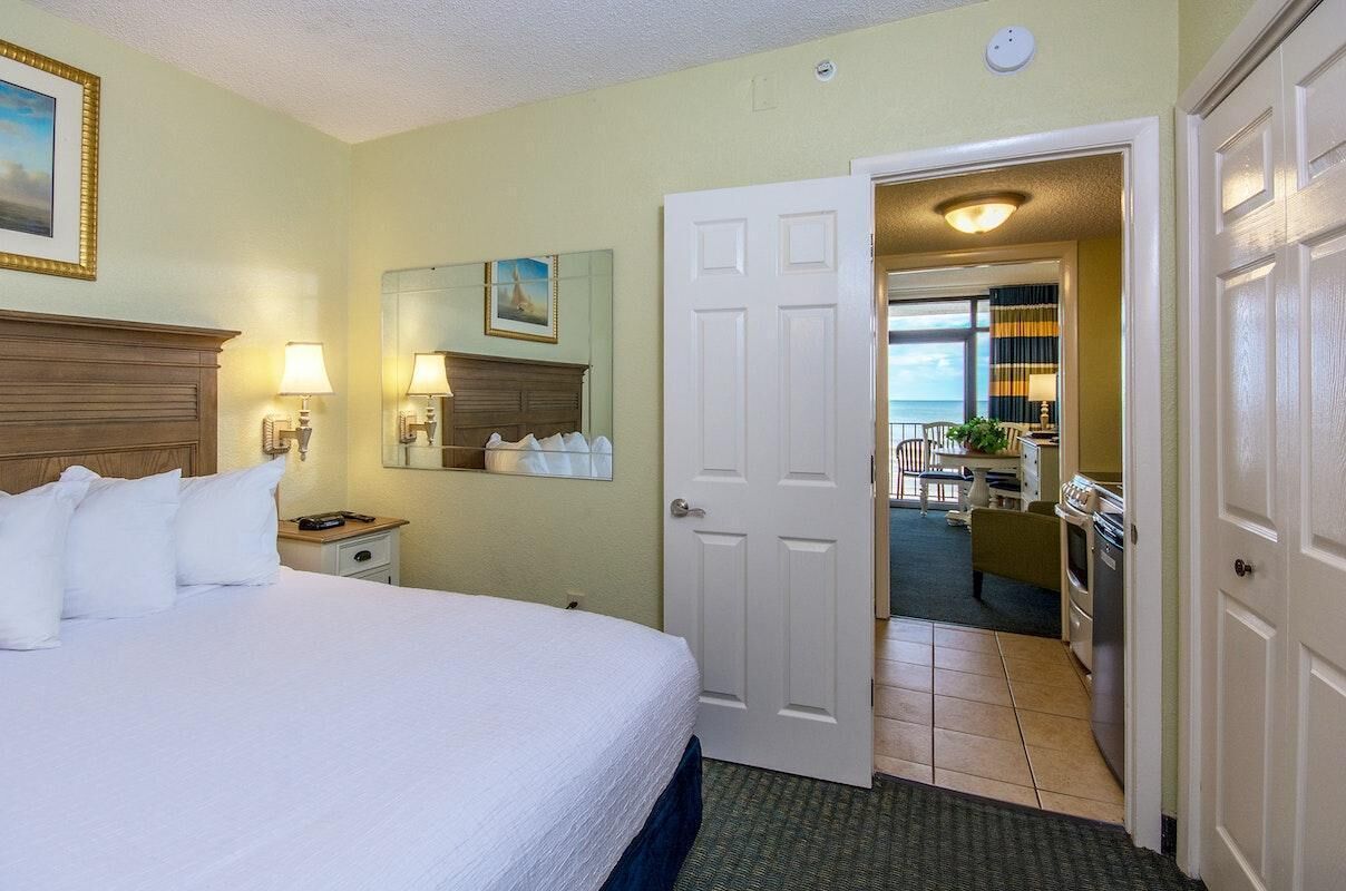 2 bedrooms, internet, bed sheets