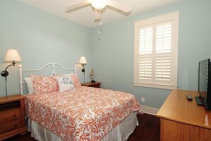 3 bedrooms, internet, bed sheets - St. James Three Bedroom House (North Myrtle Beach)