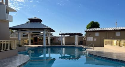 Recently remodeled 2 bed/2bath apartment 5 minutes walking distance to the beach