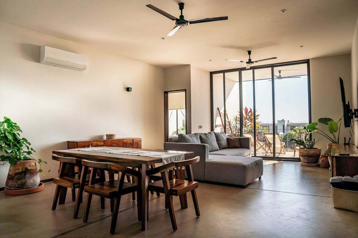 Appartement Deluxe, 2 chambres, cuisine | Aire de séjour | Téléviseur à écran plat