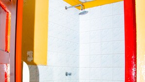 Habitación triple económica | Baño