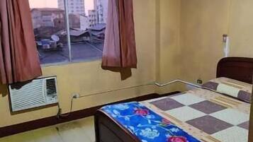 مكتب ومساحة عمل للكمبيوتر المحمول وواي فاي مجانًا