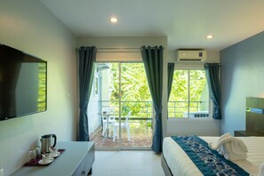 Premium Room, 1 King Bed, Non Smoking, Garden View | Premium bedding, in-room safe, desk, laptop workspace - The Great at Patong Hotel (Patong)
