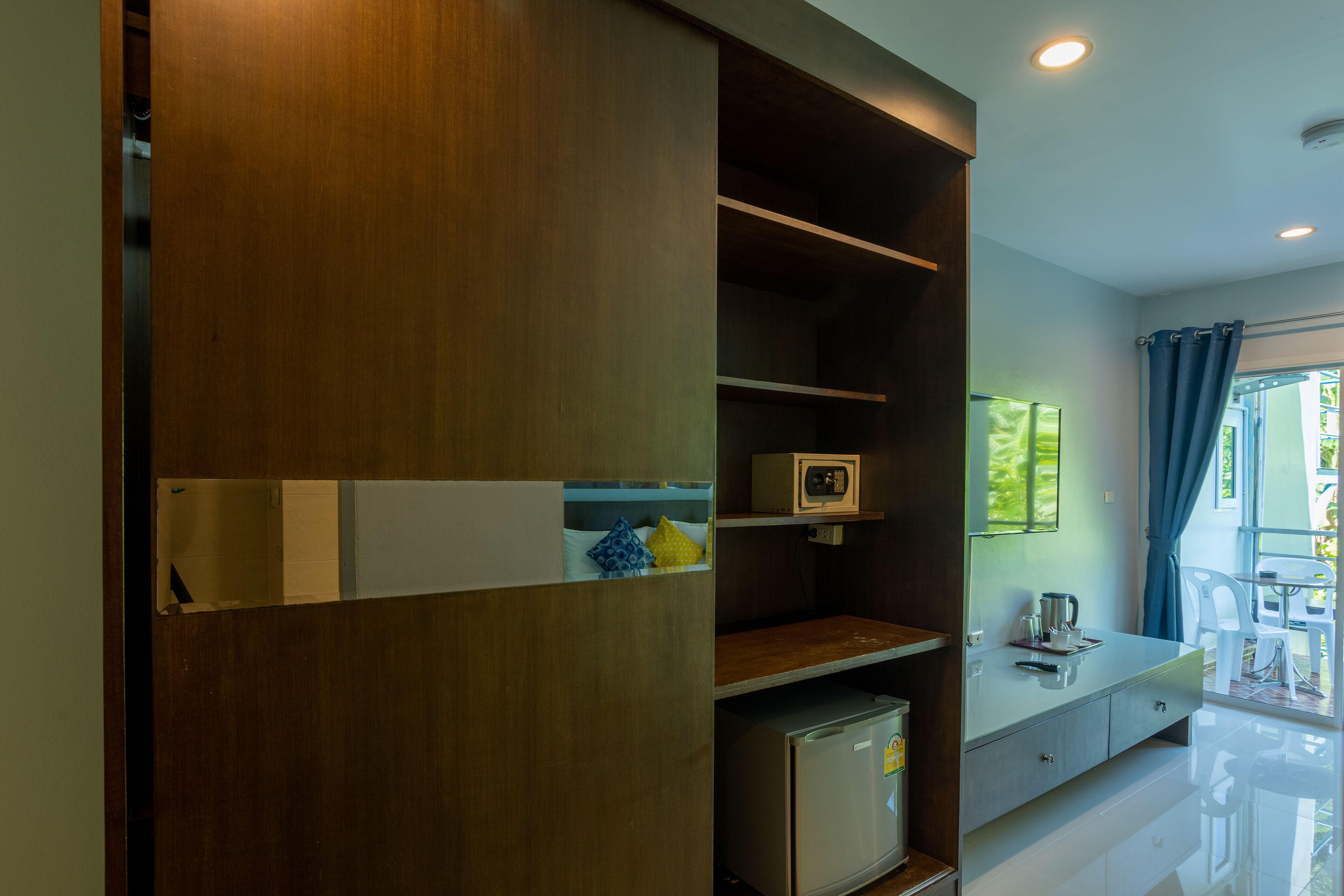 Premium-Zimmer, 1 King-Bett, Nichtraucher, Gartenblick | Hochwertige Bettwaren, Zimmersafe, Schreibtisch