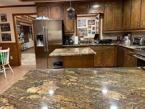 Fridge, microwave, oven, stovetop - Wacky Zackys' Lakehouse Resort
Multiple Family waterfront Home w/ boat dock

 (Milledgeville)