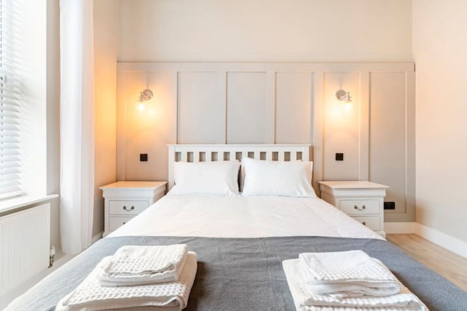 4 bedrooms, iron/ironing board, WiFi, bed sheets