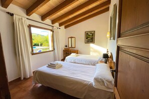 3 makuuhuonetta, silitysrauta/-lauta, vauvan matkasänky, ilmainen Wi-Fi