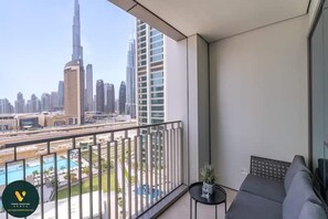 Elite Apartment | Terrace/patio - Vogue - Downtown Views- II (Dubai)