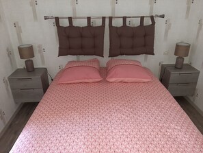 3 soverom, strykejern/-brett, wi-fi og sengetøy