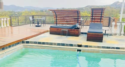 Full Moon Guest House