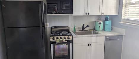 Mikrowelle, Ofen, Herdplatte, Geschirrspüler