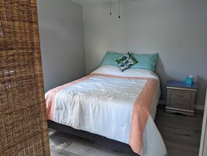 1 bedroom, WiFi, bed sheets