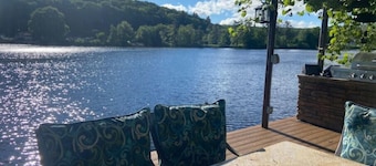 Enchanting, romantic and fun river getaway