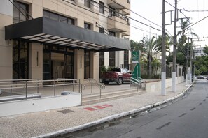 ด้านหน้าที่พัก