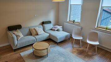 Televisor intel·ligent i futbolí