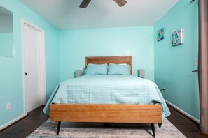 Iron/ironing board, WiFi, bed sheets - Beach, Please! (Carolina Beach)