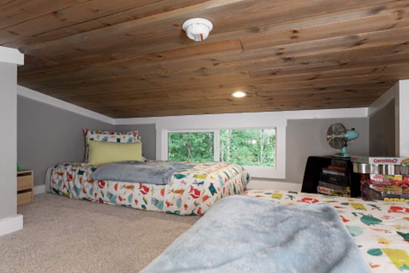 2 habitaciones, escritorio, tabla de planchar con plancha y wifi gratis 