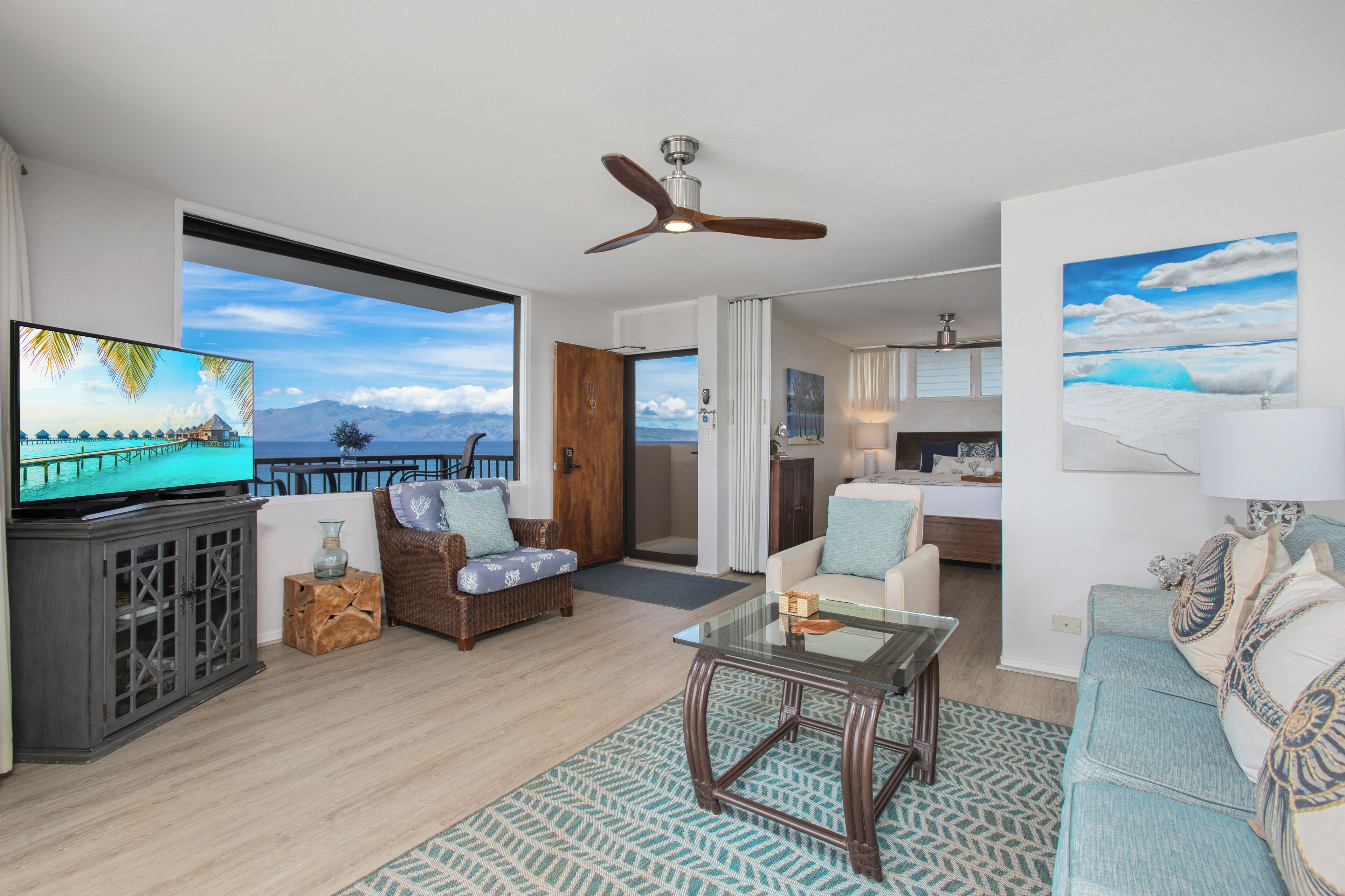 펜트하우스, 침실 2개, 발코니, 바닷가 (HOL-409) | 거실 공간