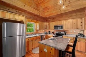 Private kitchen - Secluded mountain privacy (Whittier)