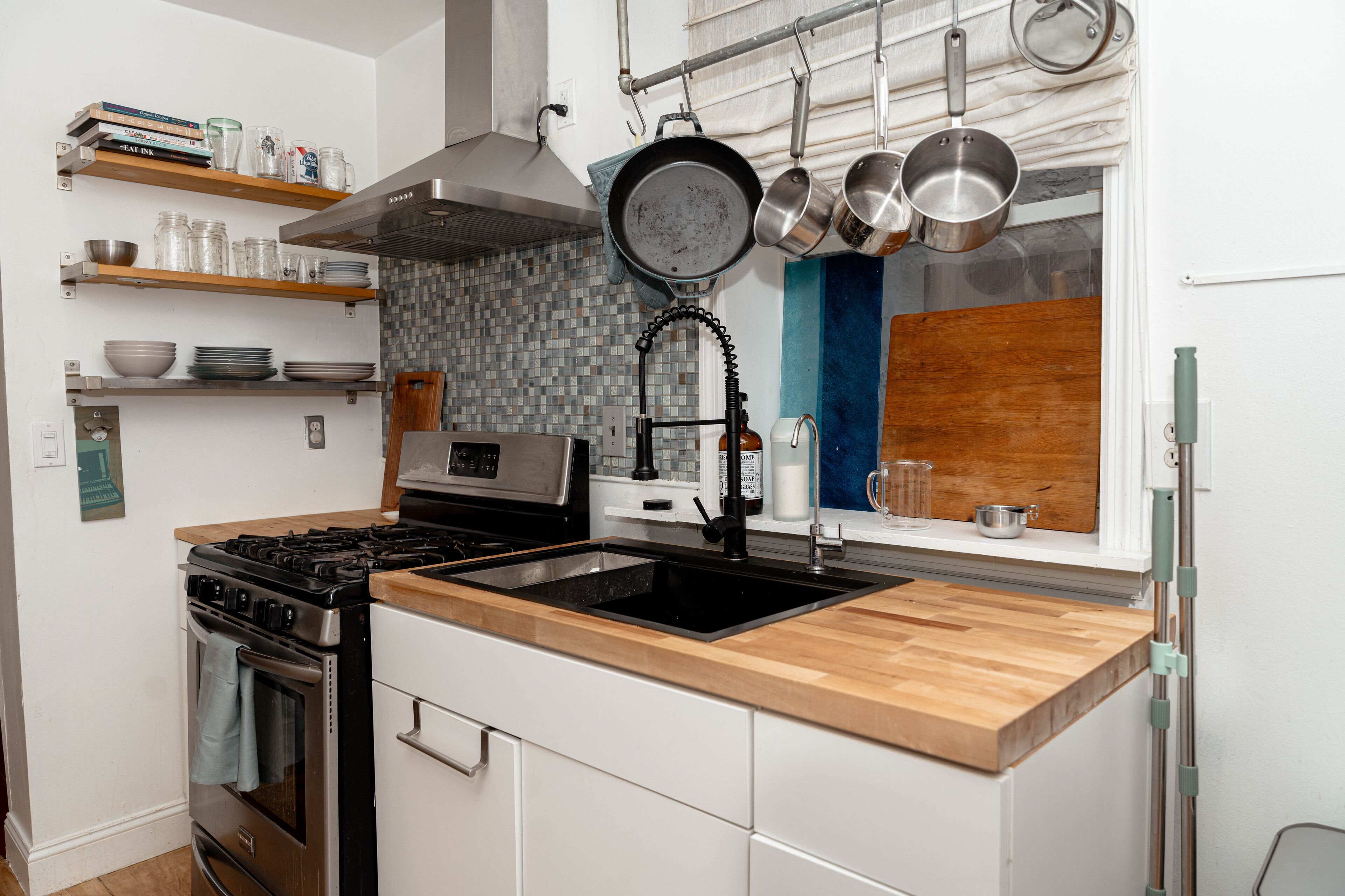 Fishtown Gem: Stylish Furnished Home for Rent