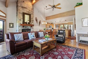 Smart TV, fireplace - Enclave at Deer Valley - Two Bedroom with Spa #5 by Deer Valley Resort (Park City)