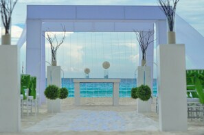 Indoor wedding - The Sens Riviera By Oasis (Akumal)
