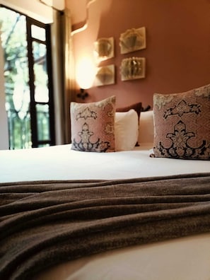 Premium bedding, down duvets, minibar, in-room safe - Casa Altata Hotel Boutique (Mexico City)
