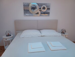2 Schlafzimmer, Bügeleisen/Bügelbrett, Reisekinderbett, WLAN