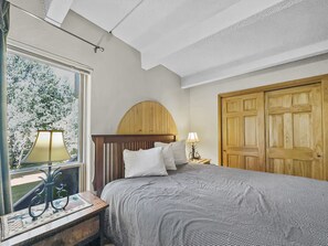 2 bedrooms, iron/ironing board, free WiFi, bed sheets - Ski in, walk out, East Village Condo on the golf course. WH102 (Copper Mountain)