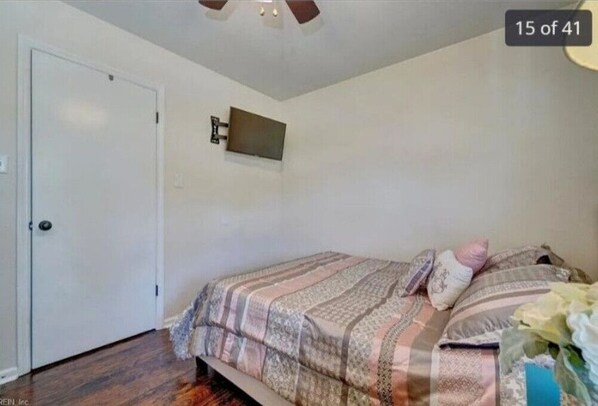 3 bedrooms, iron/ironing board, WiFi, bed sheets