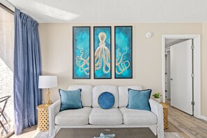 TV - "Lazy Days" - 2BR/2BA Beachfront Condo (Panama City Beach)
