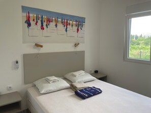 4 bedrooms, iron/ironing board, travel cot, free WiFi