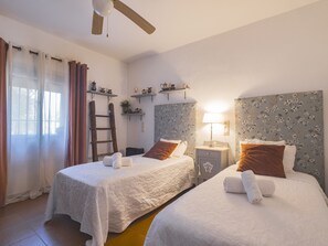 4 camere, ferro/asse da stiro, Wi-Fi gratuito, lenzuola