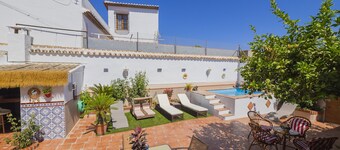 Cubo's Estudio Casabermeja Noches de Luna B & Pool / urban center / air conditioning / community pool