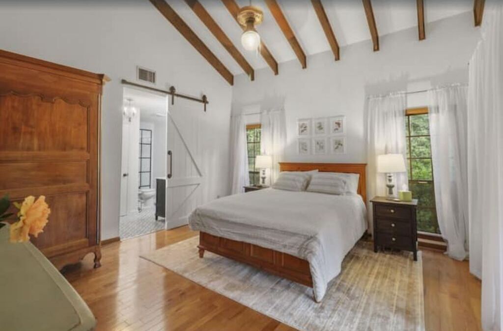 5 chambres, fer et planche à repasser, Wi-Fi gratuit, draps fournis