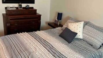 1 Schlafzimmer, Bügeleisen/Bügelbrett, Reisekinderbett, kostenloses WLAN