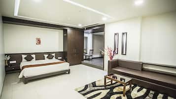 Desk, laptop workspace, free WiFi, bed sheets