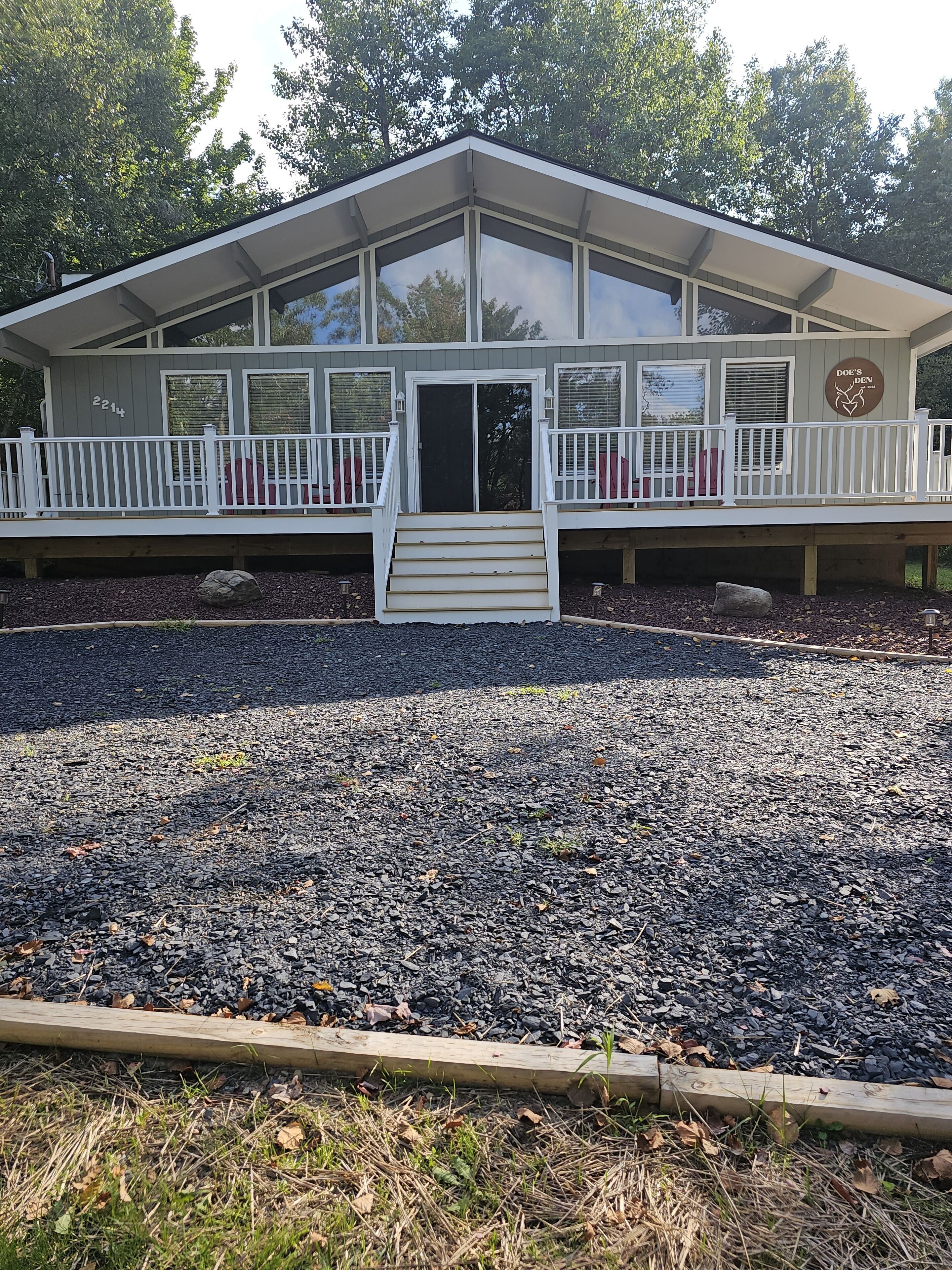 Welcome to DOE'S DEN ! Brand New