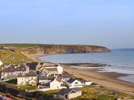 Vista para praia/oceano