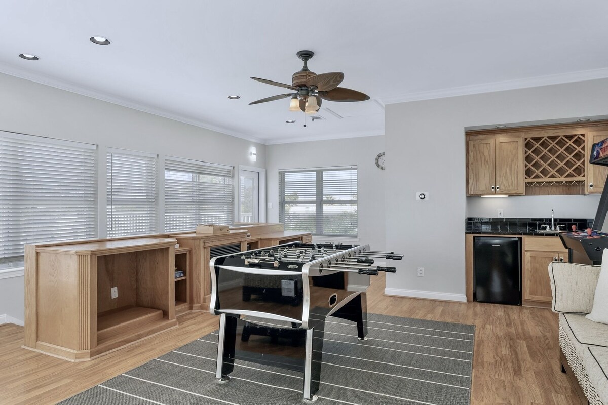 Photo 41 of Private Pool-Hot Tub - Free Golf Cart - Block to Beach - GameRoom - Rooftop Deck