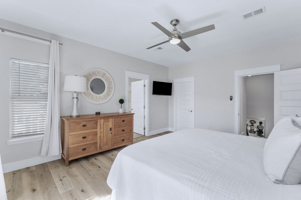 Photo 21 of Private Pool-Hot Tub - Free Golf Cart - Block to Beach - GameRoom - Rooftop Deck
