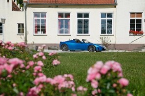 숙박 시설 구내