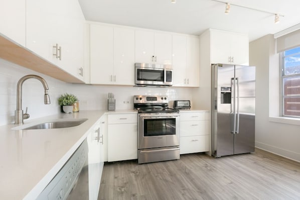 Fridge, microwave, oven, stovetop