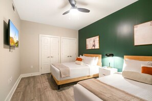 4 habitaciones, tabla de planchar con plancha y ropa de cama 