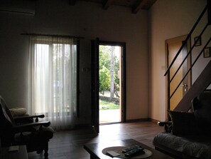 Living area - Apartment 5 minutes from Airport (Podgorica)