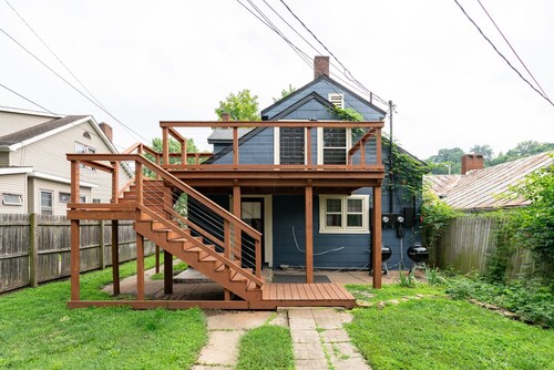 NEW Luxe Pet Friendly Free Parking Downtown