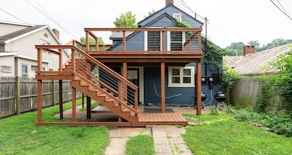 NEW Luxe Pet Friendly Free Parking Downtown