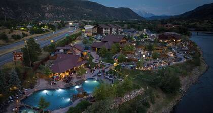 Iron Mt Hot Spgs Condo #309 | Mtn Views | Sleeps 4