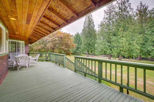 Hot Tub, 4 Mi to Wallace Falls: Riverfront Retreat